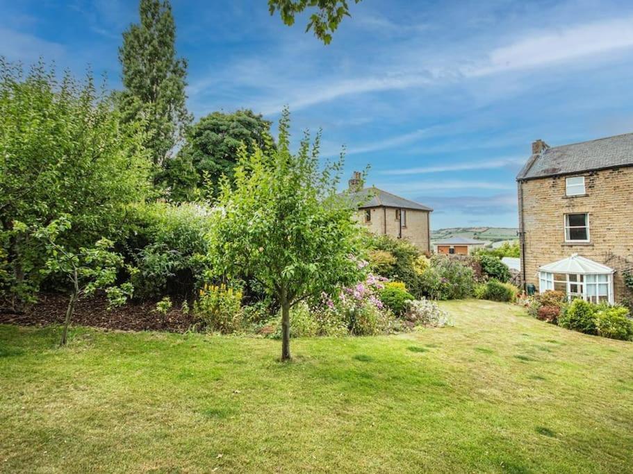 فيلا Holmfield House Clayton West المظهر الخارجي الصورة